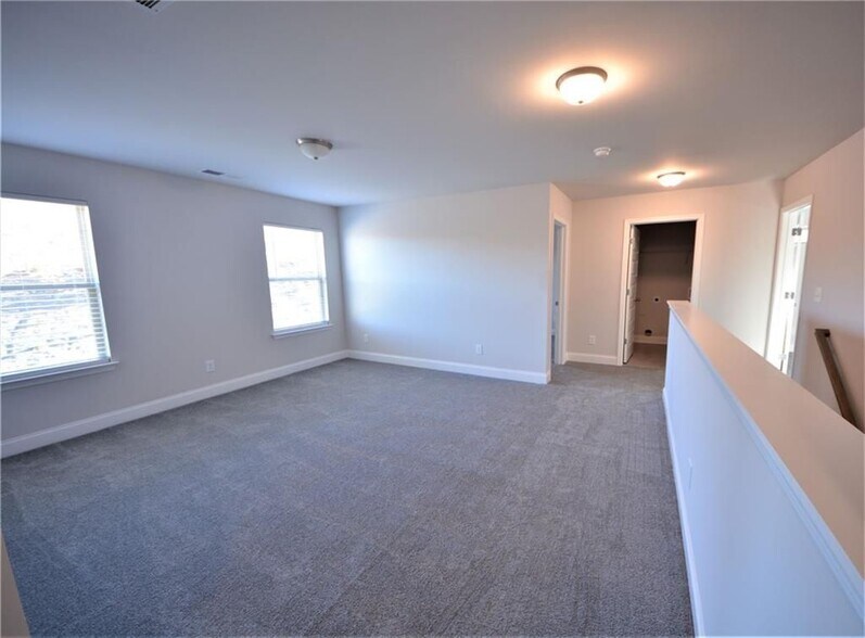 Building Photo - 246 Hellen Vly Dr