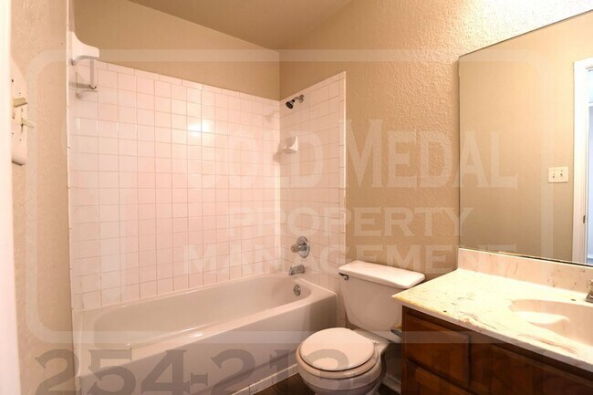 Building Photo - 3412 Cantabrian Dr