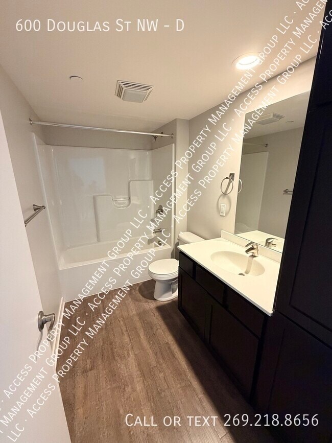 Building Photo - 600 Douglas St NW