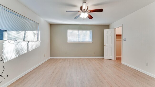 Building Photo - 12702 Ravensway Dr