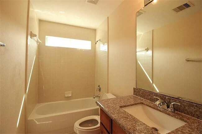 Building Photo - 3518 Clearview Cir
