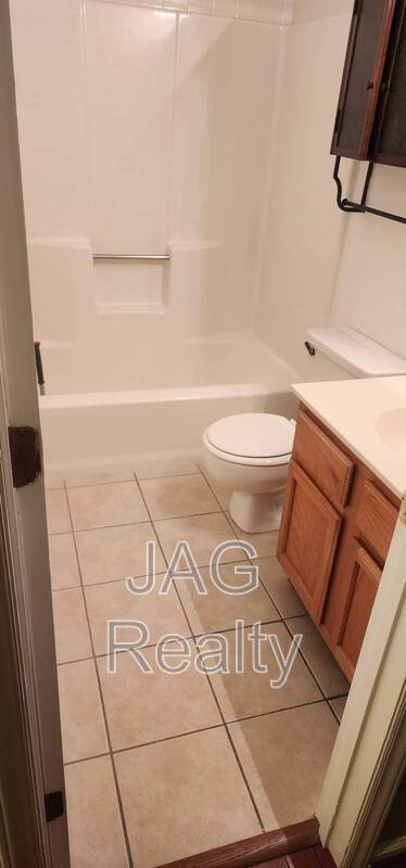 Building Photo - 4323 Chadwell Ln