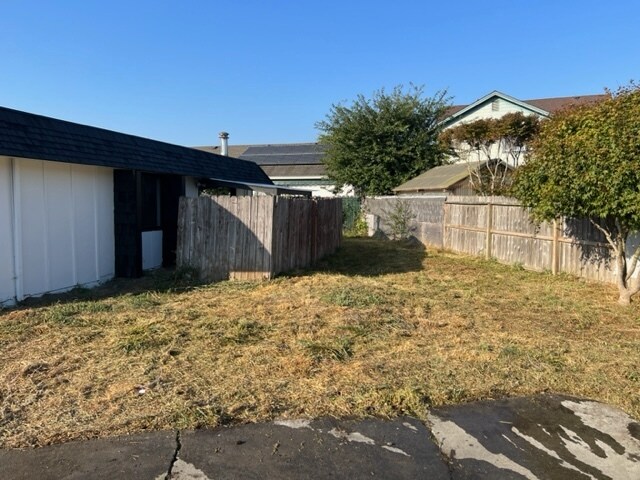 front yard fenced - 2346 Newburg Rd