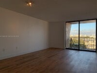 Building Photo - 16751 NE 9th Ave