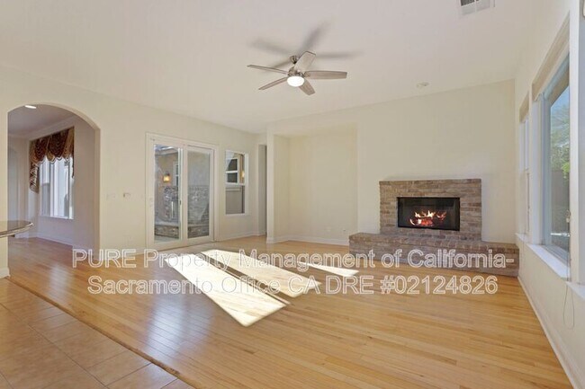 Building Photo - 1143 Bevinger Dr