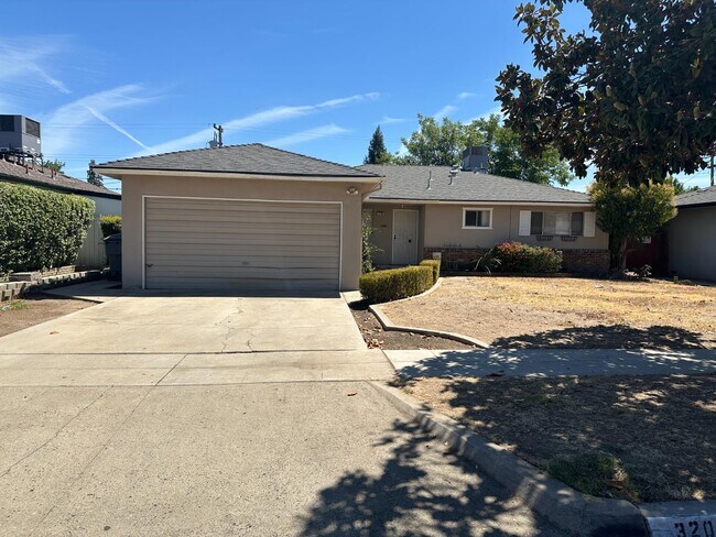 Primary Photo - 3208 E Acacia Ave