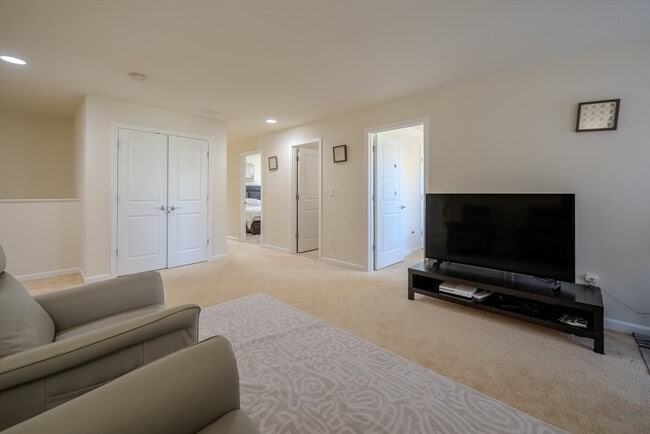 Building Photo - 156 Stonehaven Dr