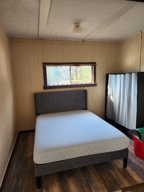 Building Photo - 2117 S Maple St