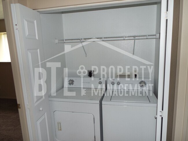 Building Photo - Perfect 3 Bedroom Home