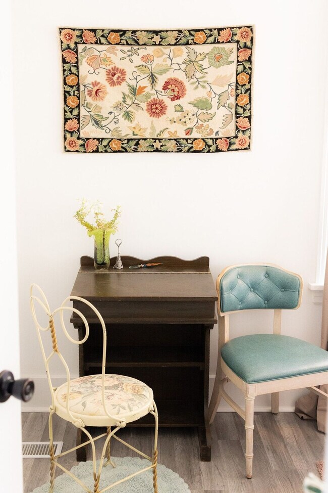 Building Photo - 2919 Elm St