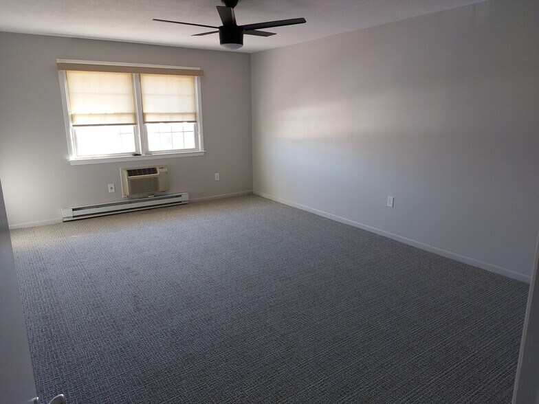 Building Photo - 181 Melba St