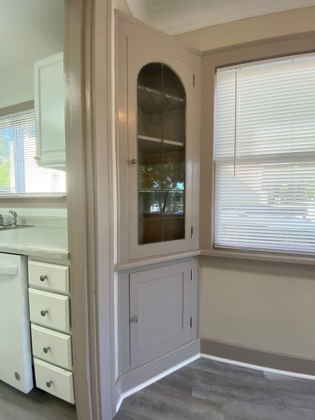 Building Photo - Charming Mt. Tabor Home with Loft & Baseme...