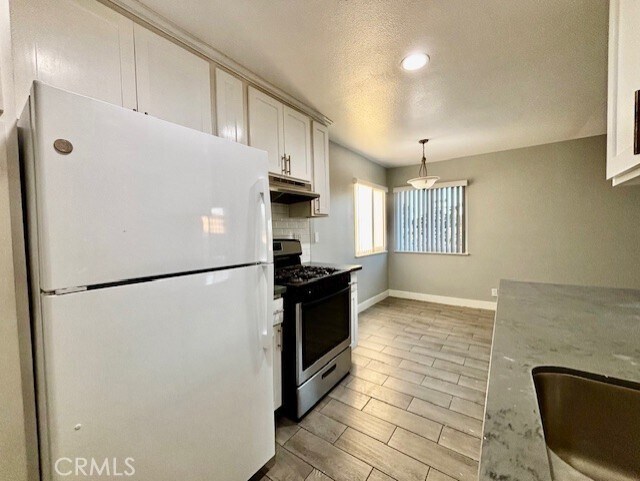 Building Photo - 17102 Emerald Ln