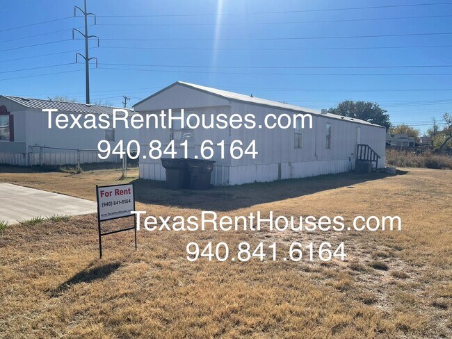 Primary Photo - Charming 3 Bedroom, 2 Bath Home Near Legac...