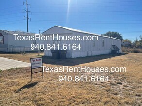 Building Photo - Charming 3 Bedroom, 2 Bath Home Near Legac...