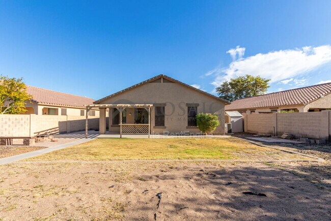 Building Photo - 3018 S 102nd Ln