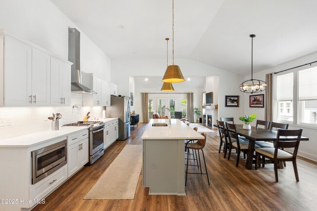 Building Photo - 575 Vintage Ln