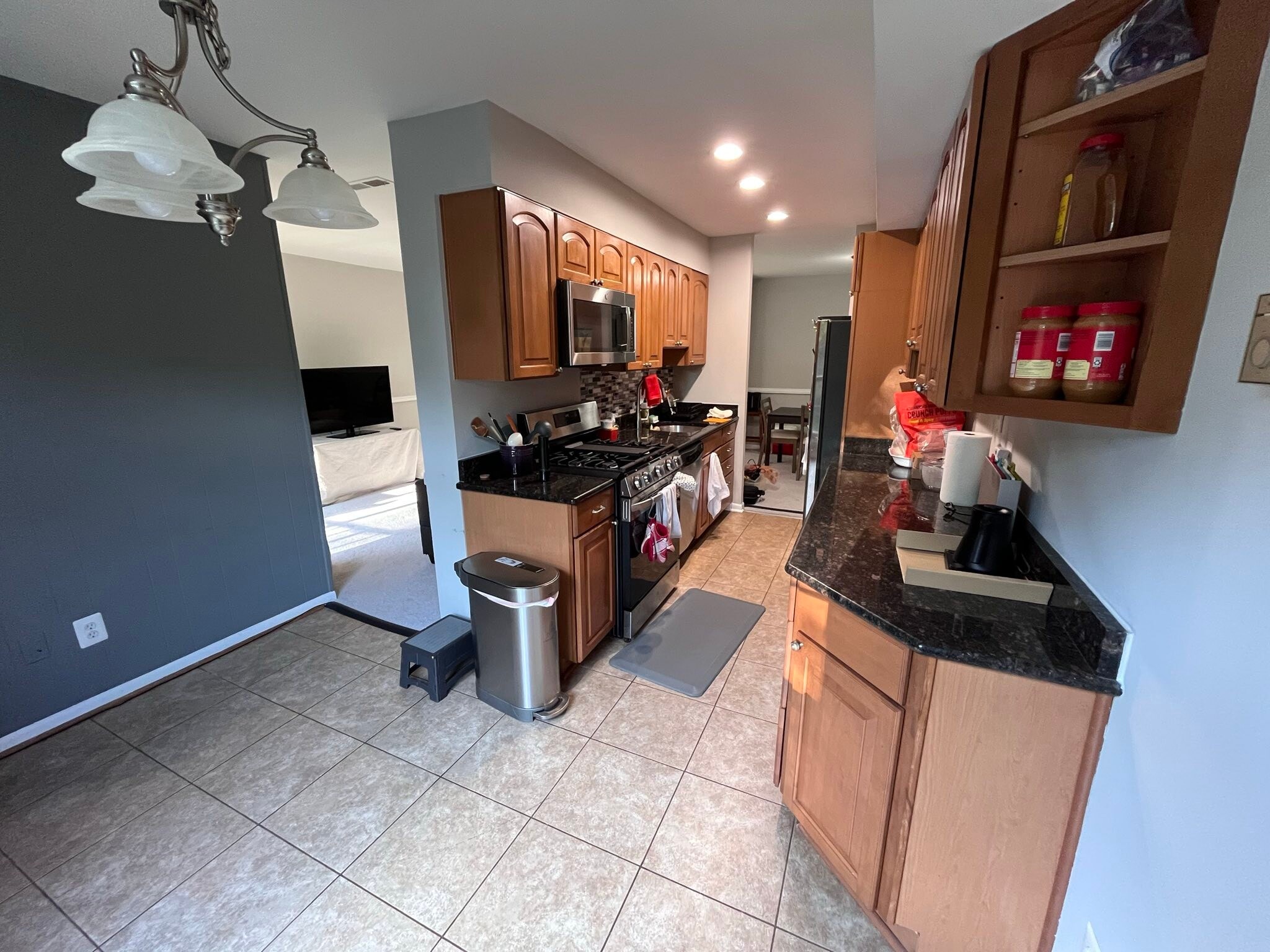 Kitchen - 3304 Woodburn Village Dr