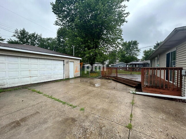 Building Photo - 7724 Mount St