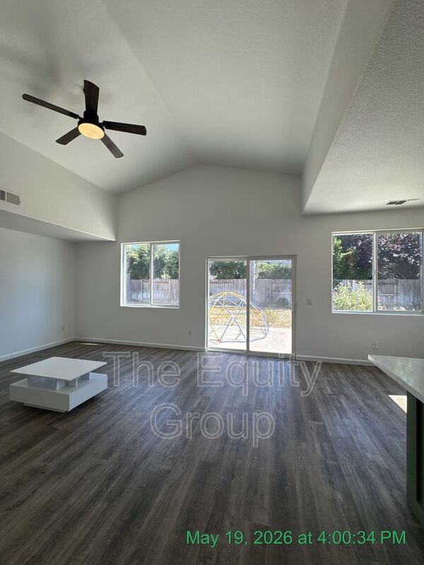 Building Photo - 2020 Golden Way