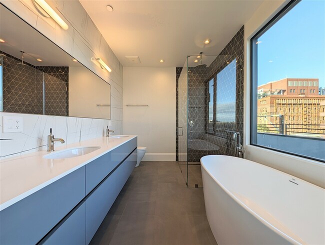 Building Photo - 2707 23rd St