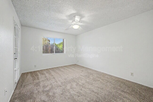 Building Photo - 4050 E Cactus Rd