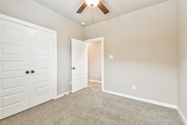 Building Photo - 9708 Grosbeak Ln