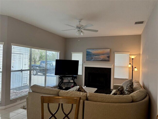 Building Photo - 1950 Bern Creek Loop