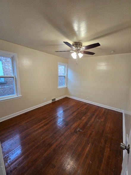 Building Photo - 8153 S Saginaw Ave