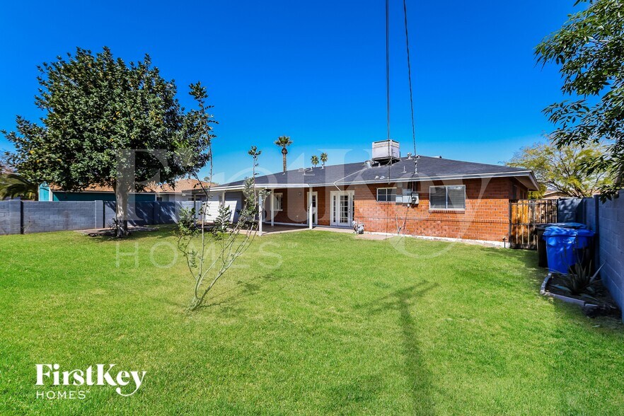 Building Photo - 2025 West Campbell Ave