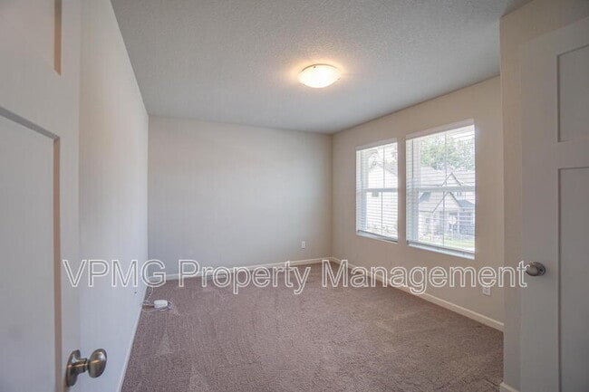 Building Photo - 11603 NE 138th Ave