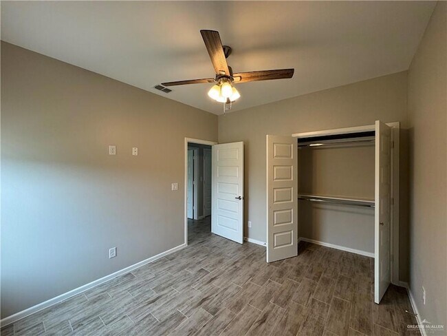 Building Photo - 1312 W Sucre Dr