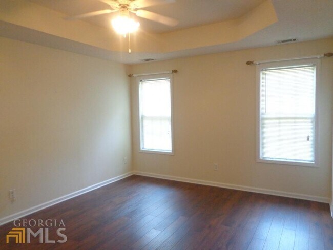 Building Photo - 45 Chemin Pl