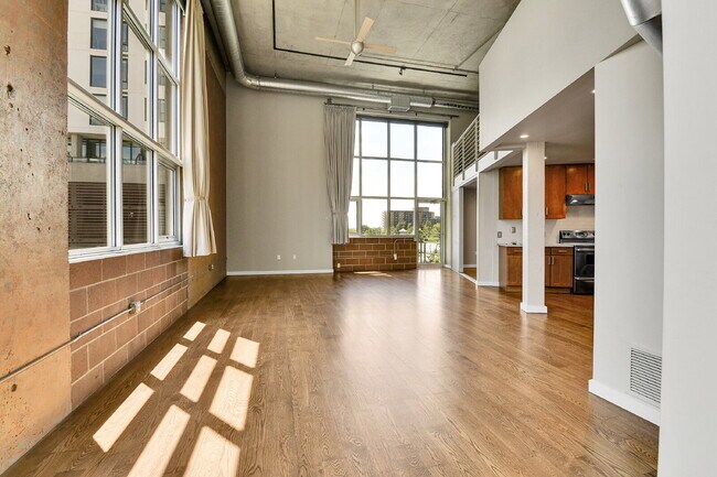 Building Photo - $3,100 - 2 Bed, 2 Bath Lofted Condo in Den...
