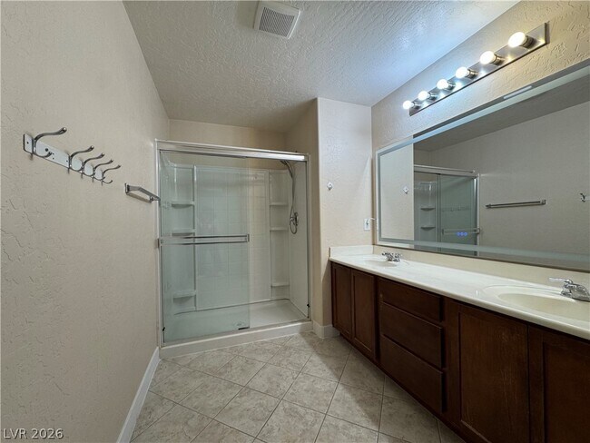 Building Photo - 9116 Westchester Hill Ave