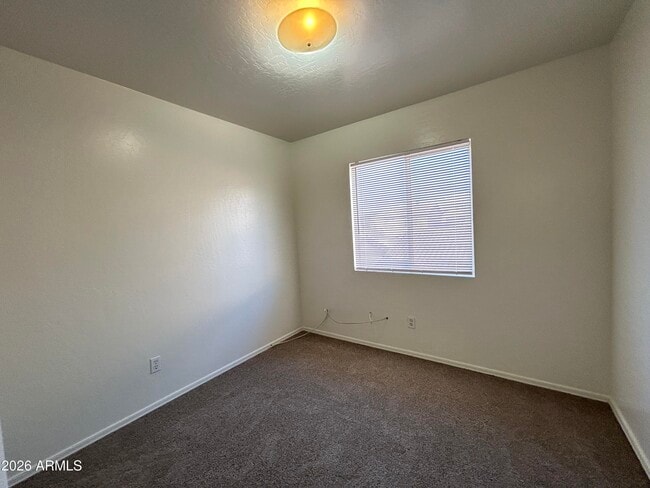 Building Photo - 3809 W Oregon Ave