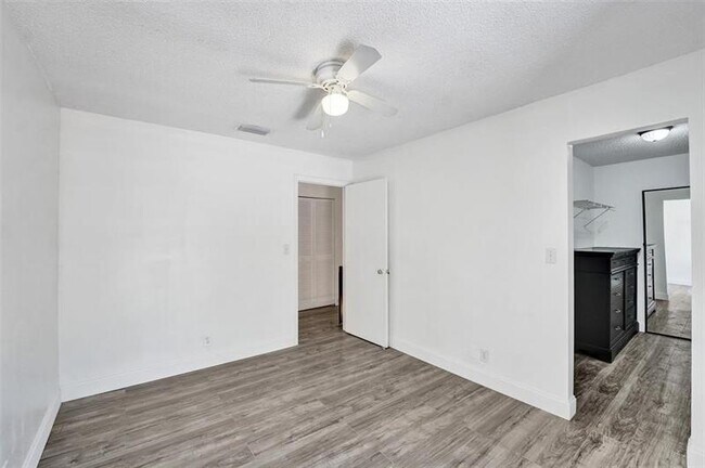 Building Photo - 103 Heatherbrook Way