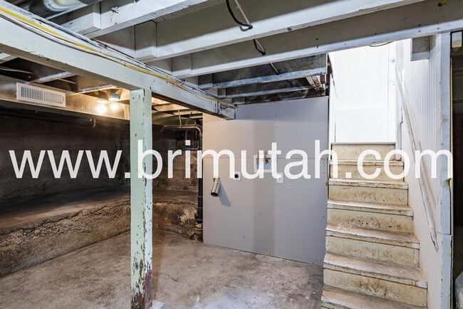 Building Photo - Noble Place 766 E. 800 S.