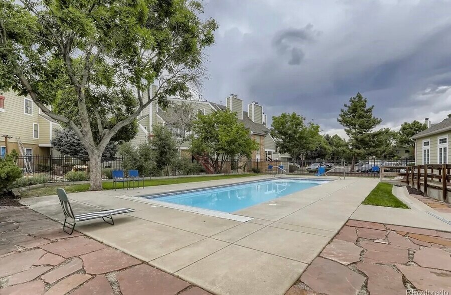 Building Photo - 942 S Dearborn Way