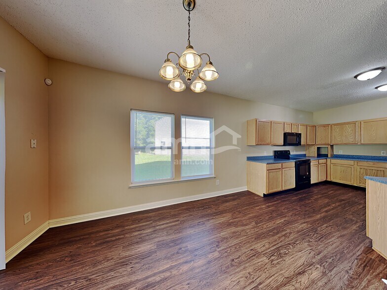 Building Photo - 6737 Amber Springs Way