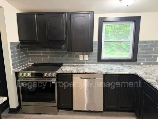Building Photo - 5920 Boulder Dr
