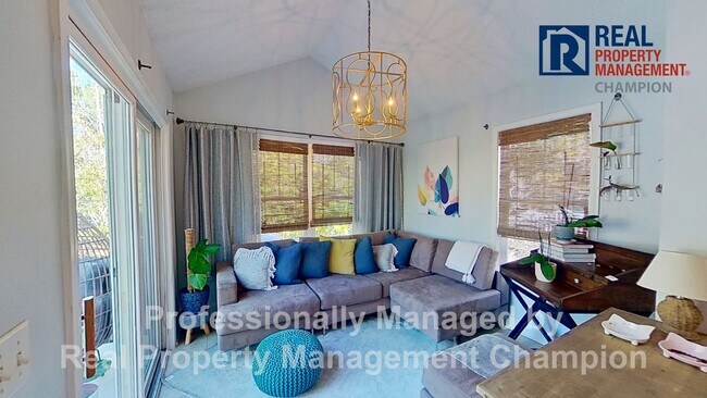 Building Photo - Immaculate Home Featuring Open Floorplan, ...