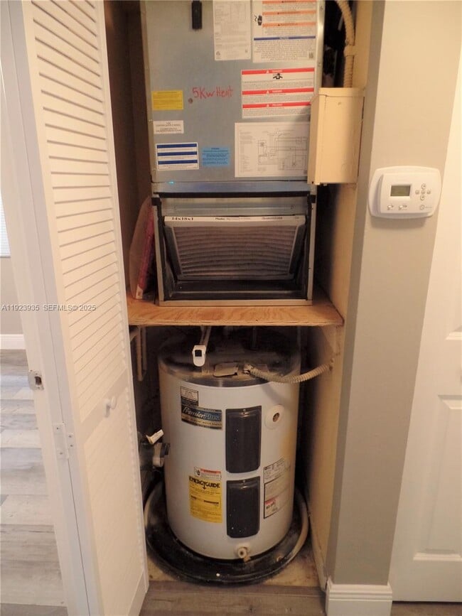 Building Photo - 5612 Rock Island Rd