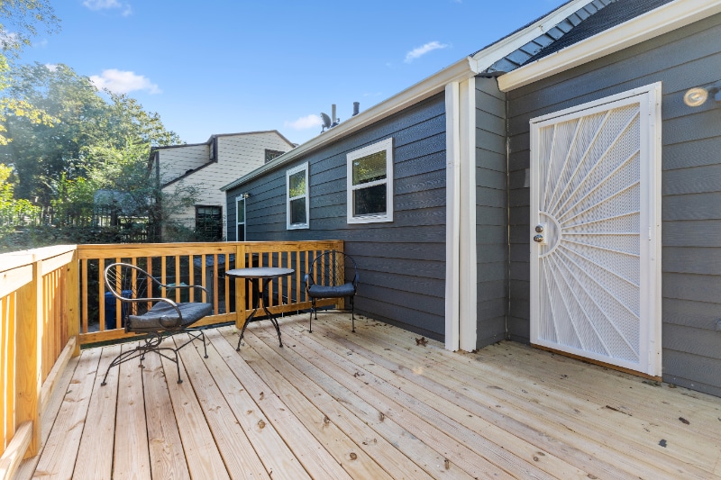 Building Photo - 825 Erin Ave SW