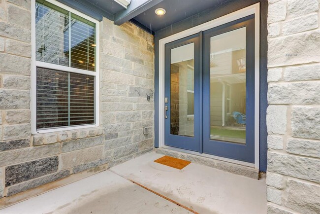 Building Photo - 2501 Simond Ave