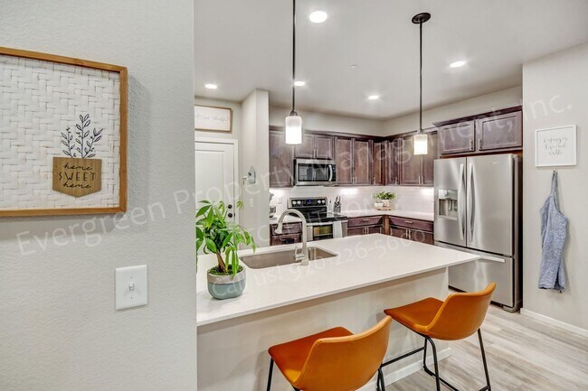 Building Photo - 3 bed, 3 bath in Fort Collins