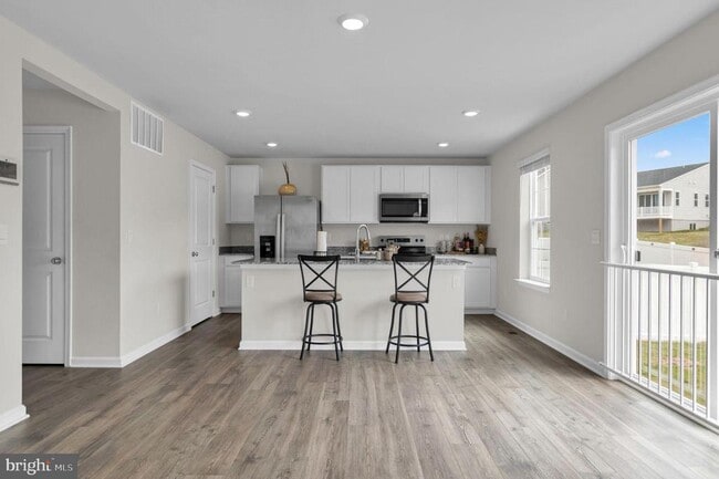 Building Photo - 3148 White Tail Dr