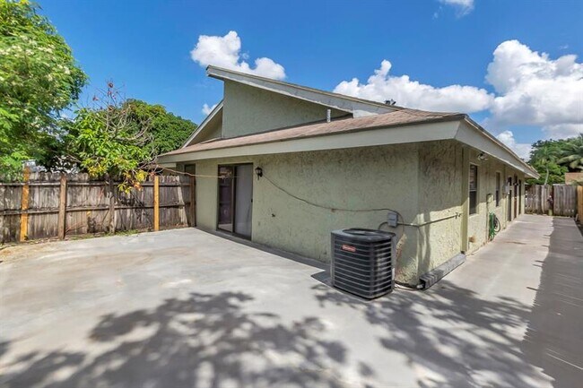 Building Photo - 7432 SW 12th Ct