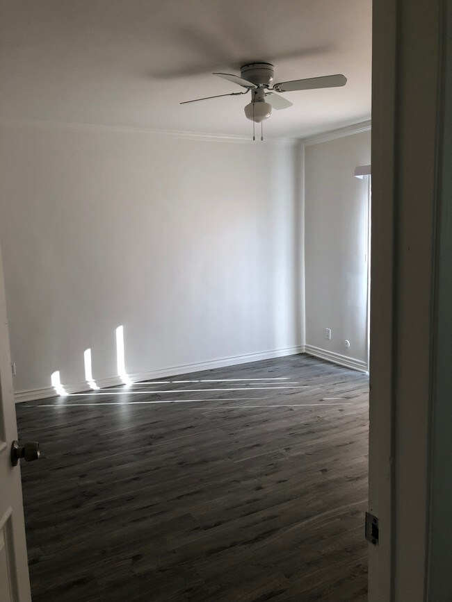 Building Photo - 1114 6th St Santa Monica 90403