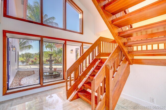 Building Photo - 5730 Vista Linda Ln